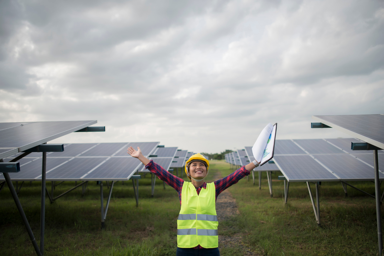 renewable-energy-solarplant-solarpanels-pv-asian-powerdistribution-transformers-susbtations